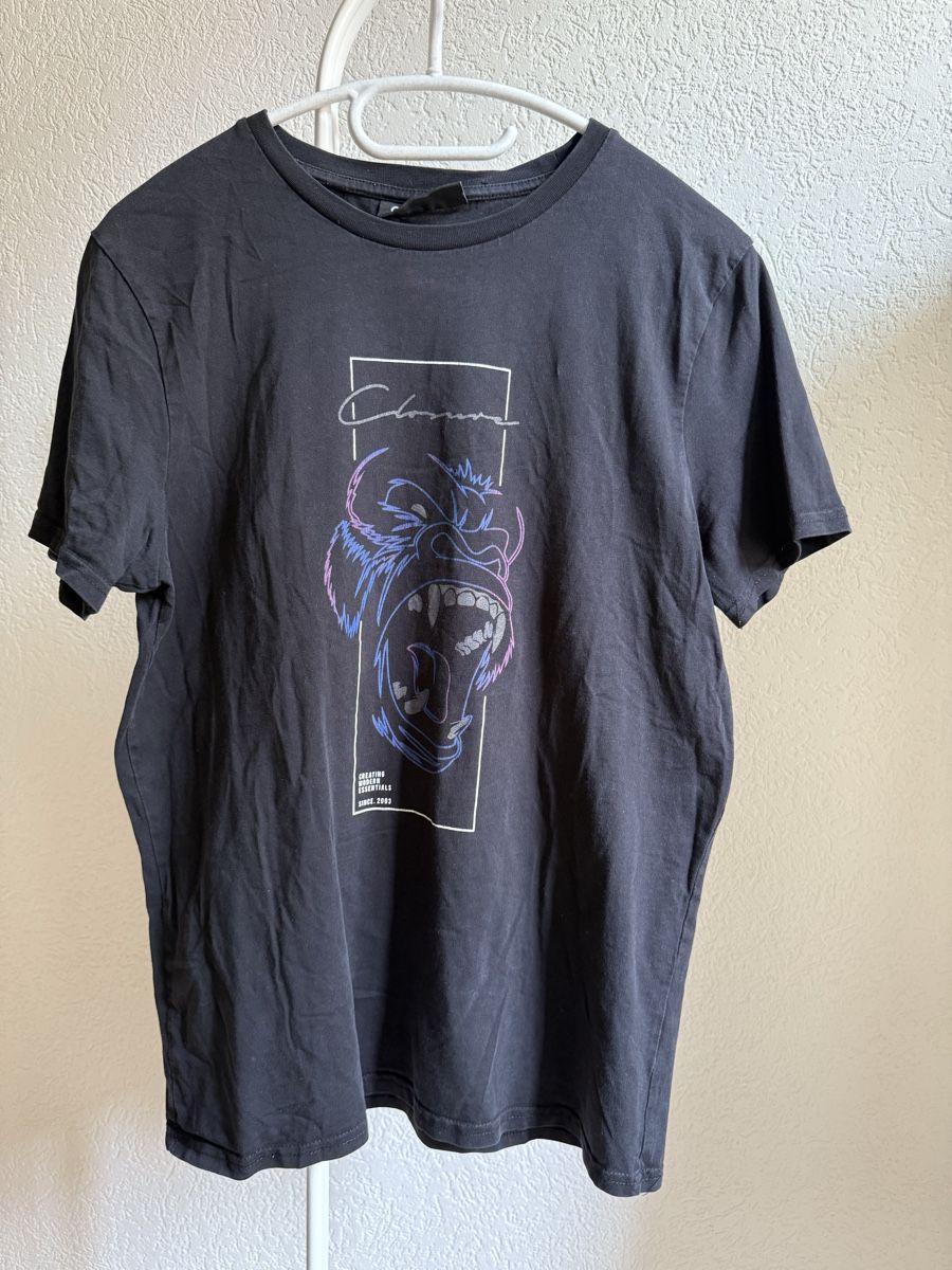 T-Shirts: T-shirt noir impression gorille Closure, t.M/38 – Gebraucht aus Tavannes von Thriftshop