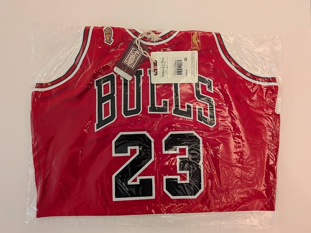 Mitchell & Ness Canottiere & Pantaloni: Michael Jordan, Bulls, 1996-97, Mitchell & Ness – Nuovo e nell'imballaggio originale da Ormalingen venduto da Rune86