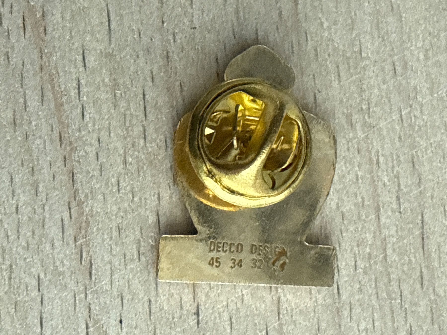 Plaquettes & Badges: Pin Monoprix Laurena – D'occasion à Glattbrugg par Schweigmatt 1