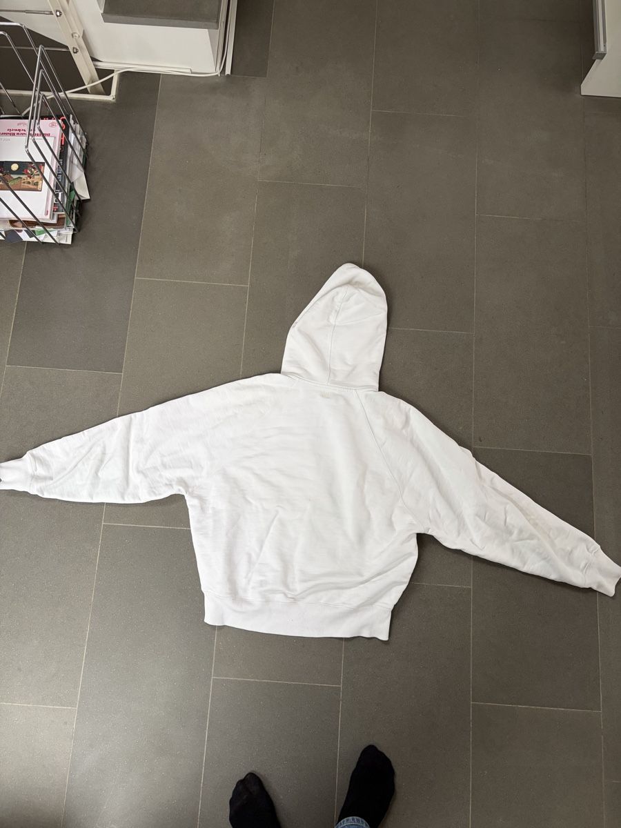 Maglioni & Felpe: Ami Paris Hoodie weiss – Usato da Kilchberg ZH venduto da val_kln9 2