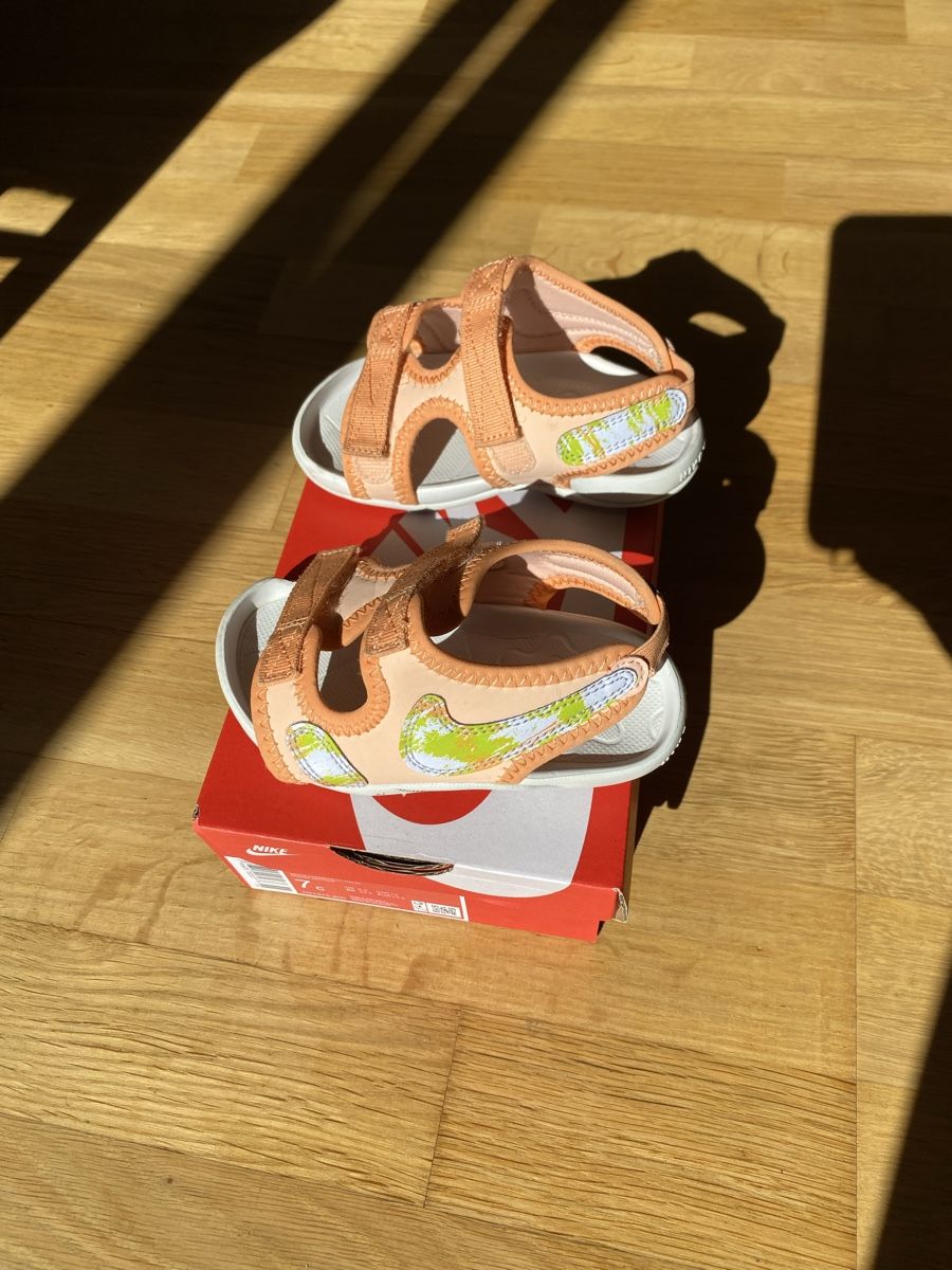 Nike Scarpe per ragazzi: Nike sandals Sunray, size 7 (23-24) – Usato da Zürich venduto da Mariaov 1