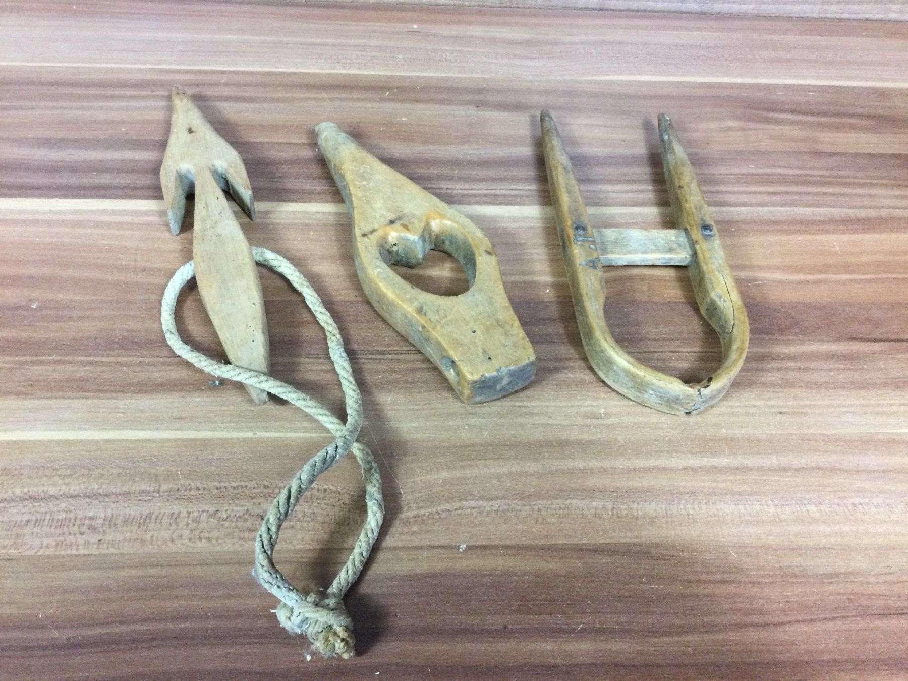 Werkzeuge: Antike gebrauchte Holzteile von Heuseilen – Gebraucht aus Wangen SZ von kuriosum12 2