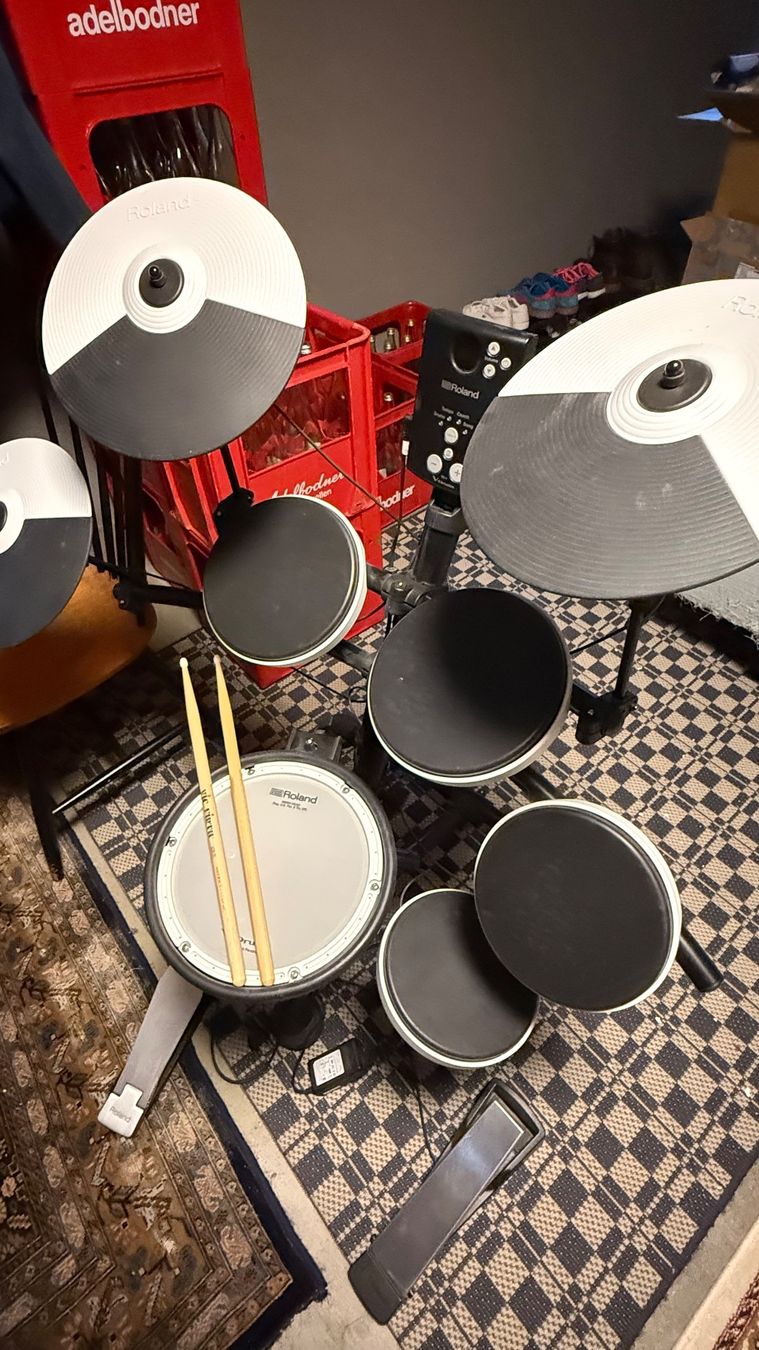 Roland Strumenti musicali: ROLAND TD-1 V-Drums – Usato da Gerlafingen venduto da Alexp4485 3