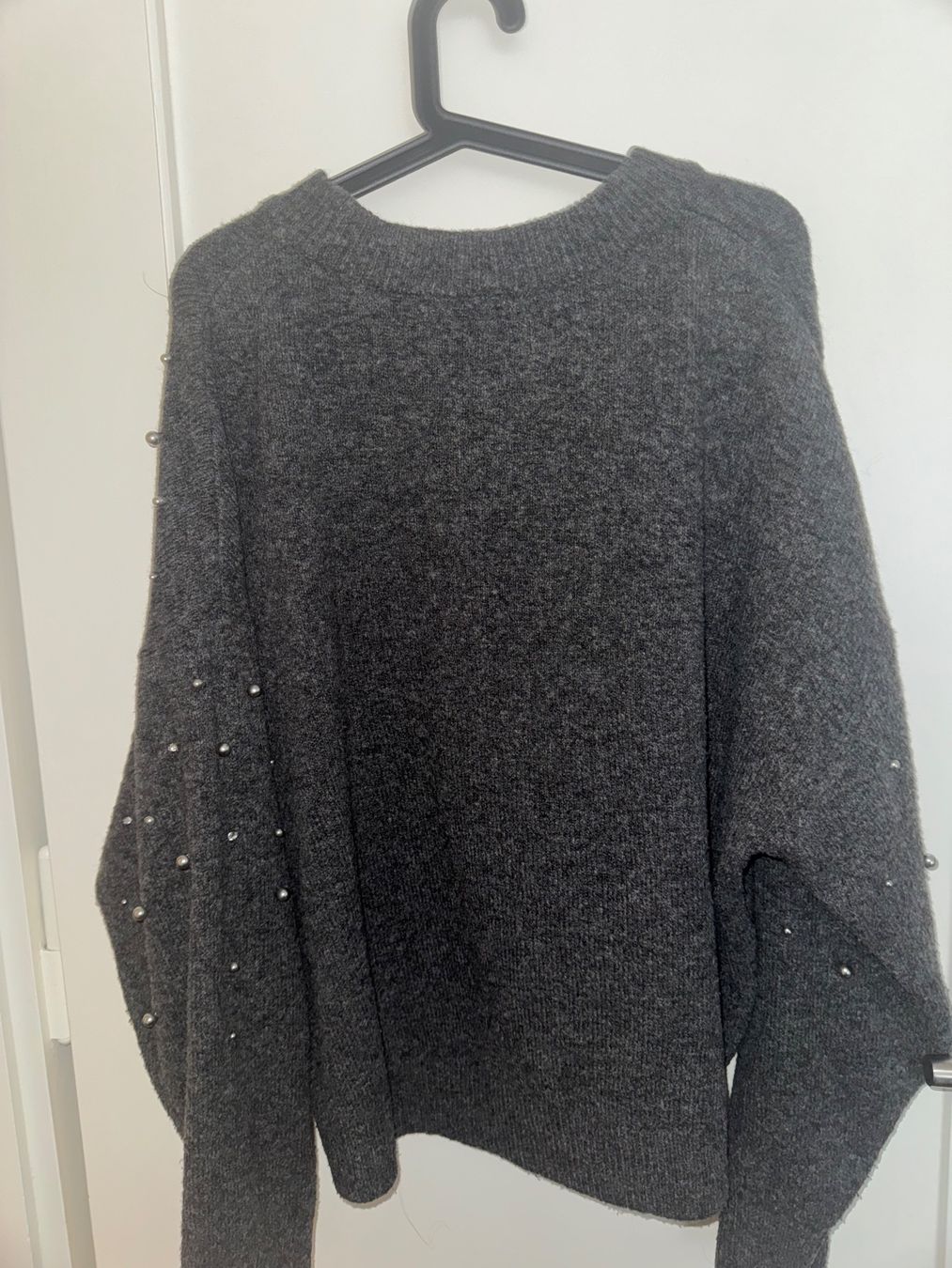 H&M Maglioni & Felpe: Strickpullover mit Strass und Perlen Grösse L – Usato da Bern venduto da MissionAusmisten 2