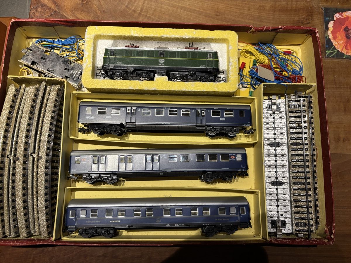Märklin Modelleisenbahnen: Märklin Eisenbahn Set – Gebraucht aus Bowil von Esbar 3
