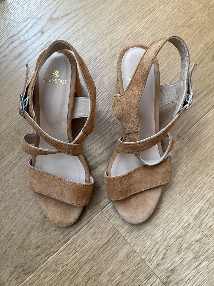 Navyboot Scarpe da donna: Navyboot Sommersandalen Gr.38 mit Absatz – Nuovo (secondo la descrizione) da Steg VS venduto da Billakruuu 1