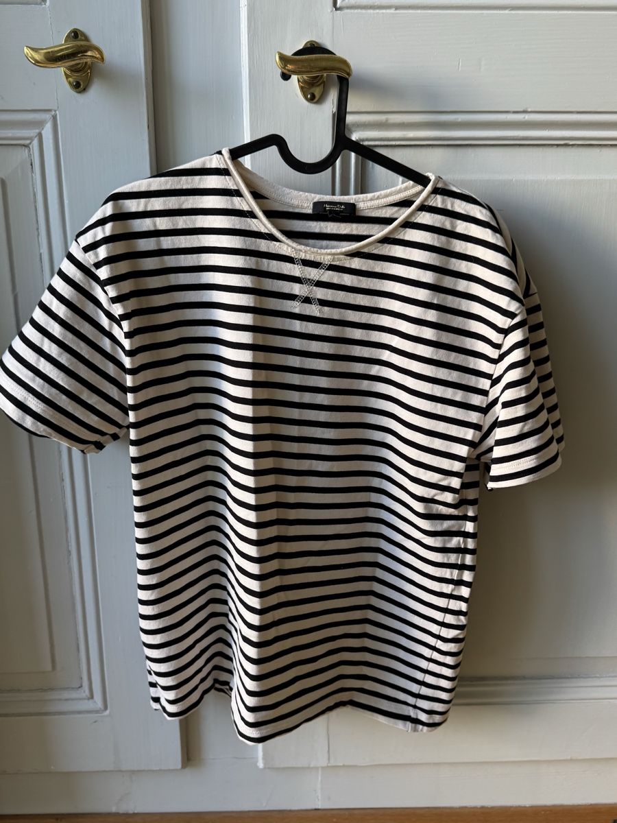 Massimo Dutti T-shirt: Massimo dutti tshirt – Nuovo (secondo la descrizione) da Bern venduto da FashionK92