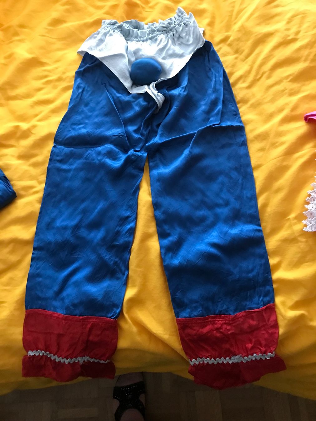 Costumi: Fasnachts-Kinderkostüme-Super-Schlümpfe – Usato da Zürich venduto da luc_2t2q 3