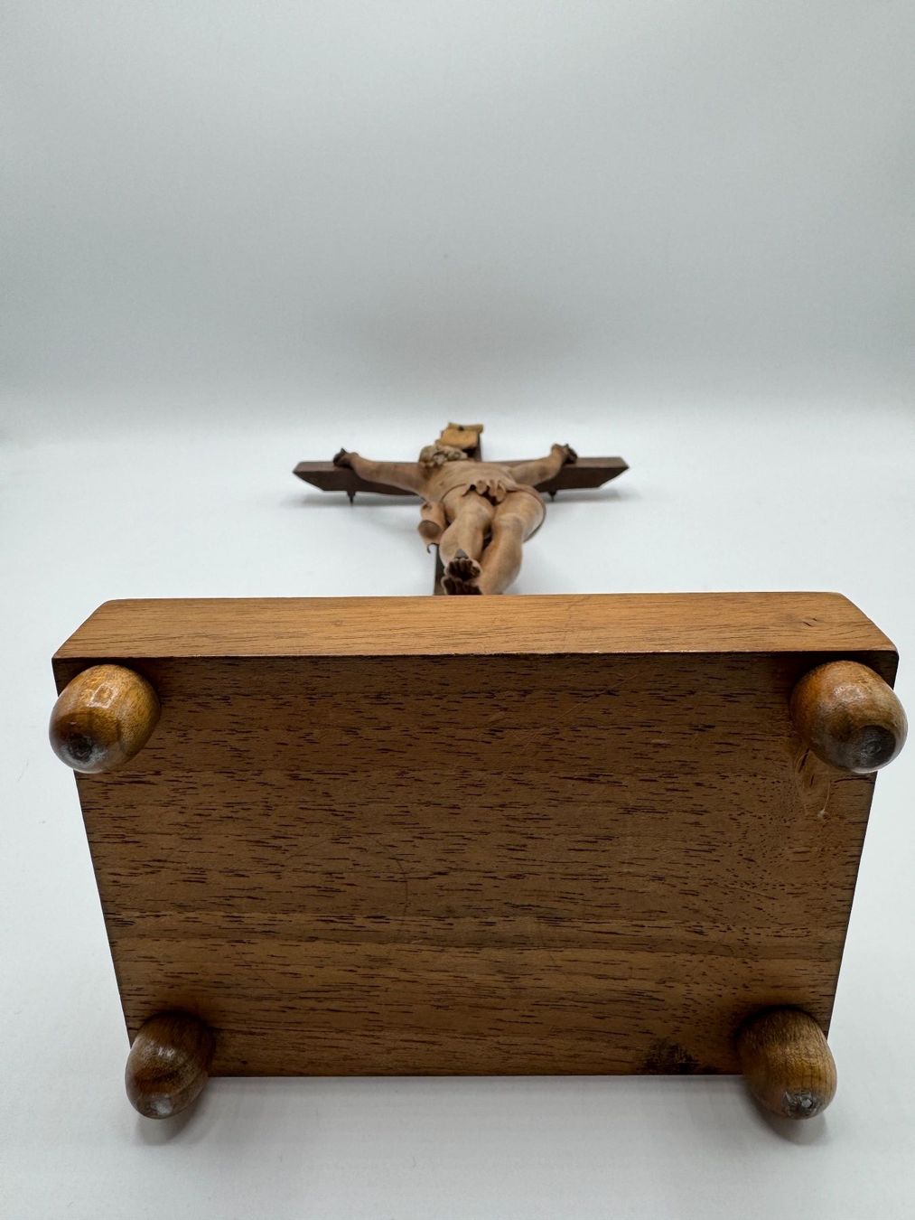 Statuette: Holz-Kruzifix mit Jesus Figur – Usato da Sachseln venduto da BONATI01 8