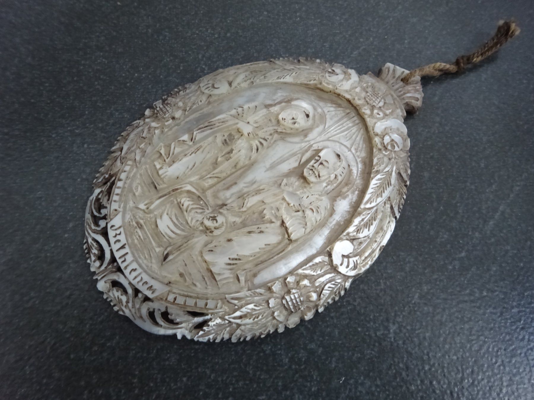 Tutte le decorazioni: Anktike Perlmutt Krippe / Schnitzerei 18Jh. – Usato da Esslingen venduto da FetteSchnecke 2