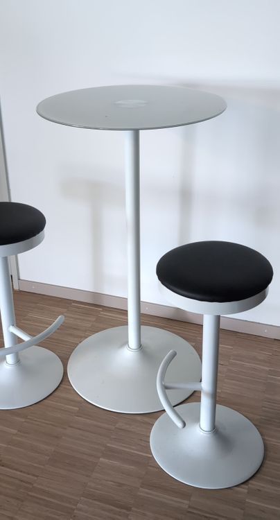 Set di tavolo e panche: Stehtisch mit 2 Barhocker – Usato da Zürich venduto da xsy_s55s 1