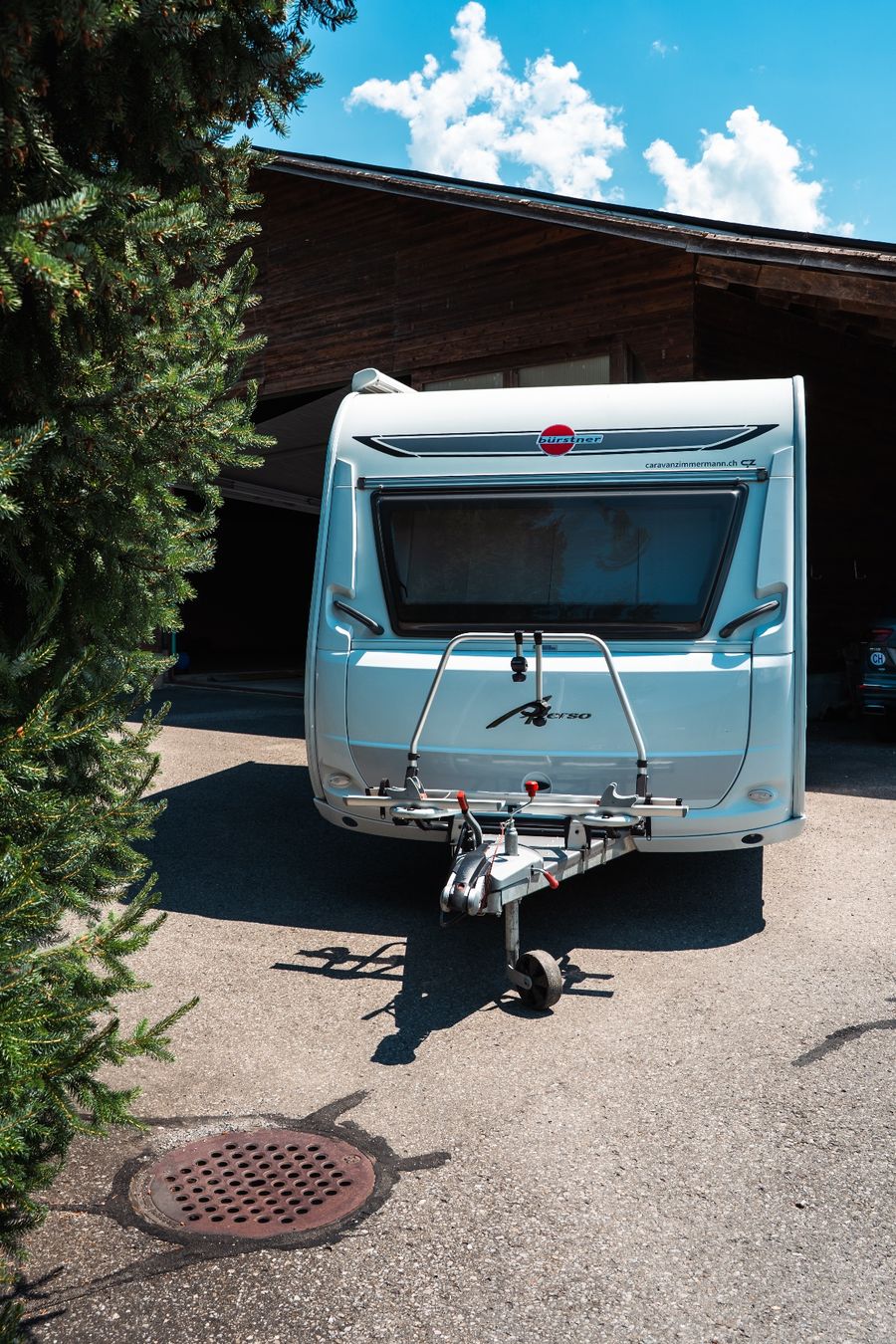 Remorques: Bürstner Averso 490 TL, Modell 2018 – D'occasion à Kerns par Phil.zi 2