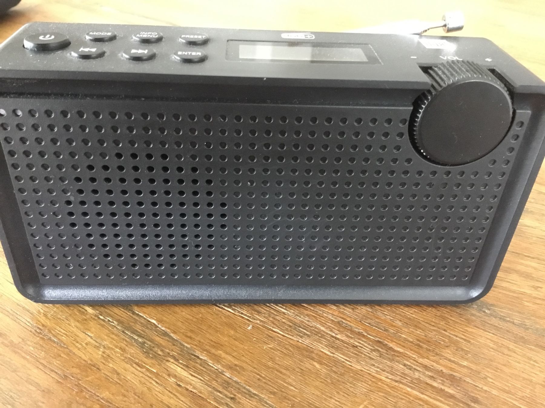Radios: Dual DAB 85 Digitalradio  Schwarz! – Gebraucht aus Thierachern von sweden08