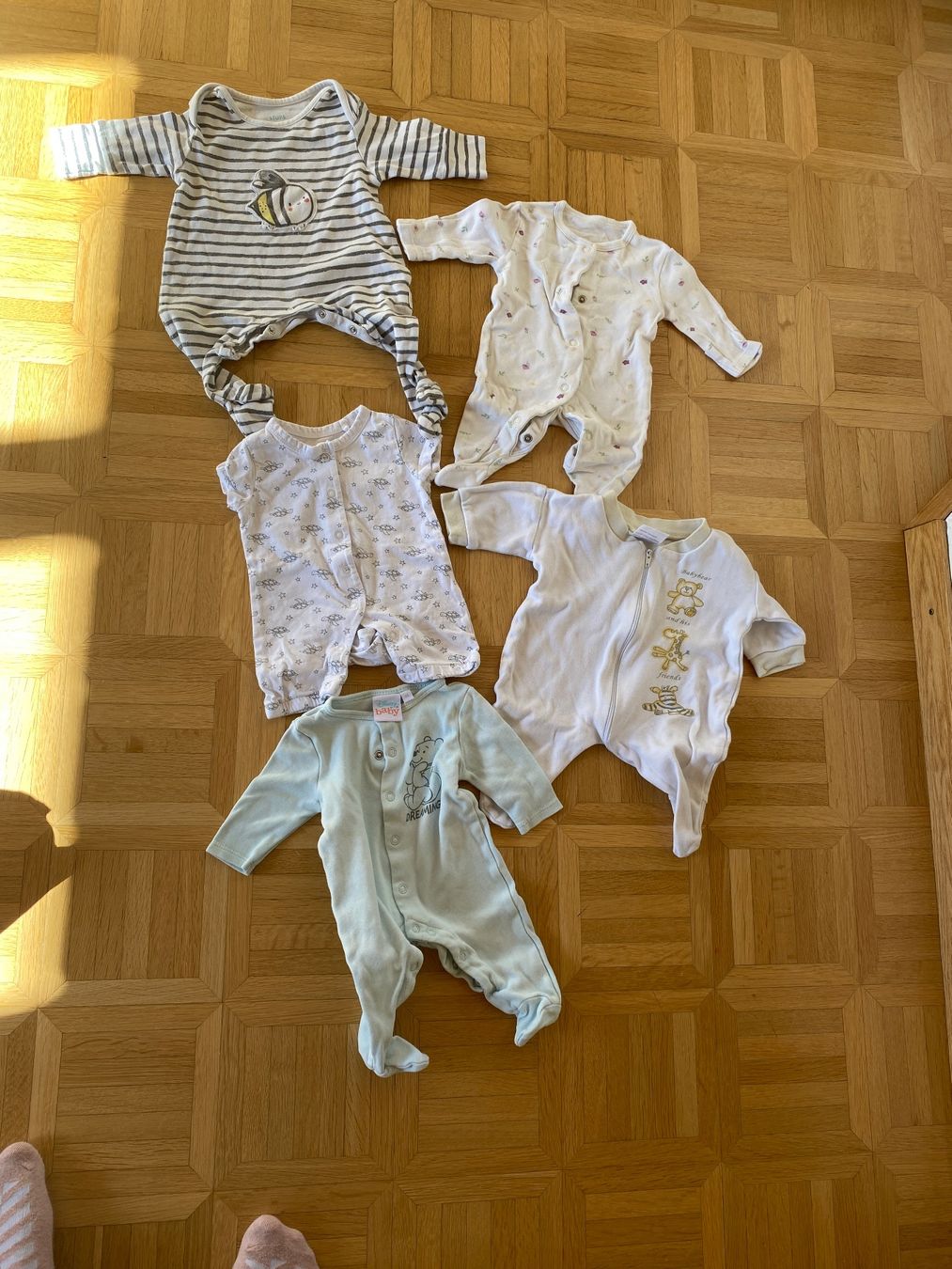 Pigiama & Simili: NEWBORN 5 Pyjama Gr. 50 neutral – Usato da Vilters venduto da Zwaergli13