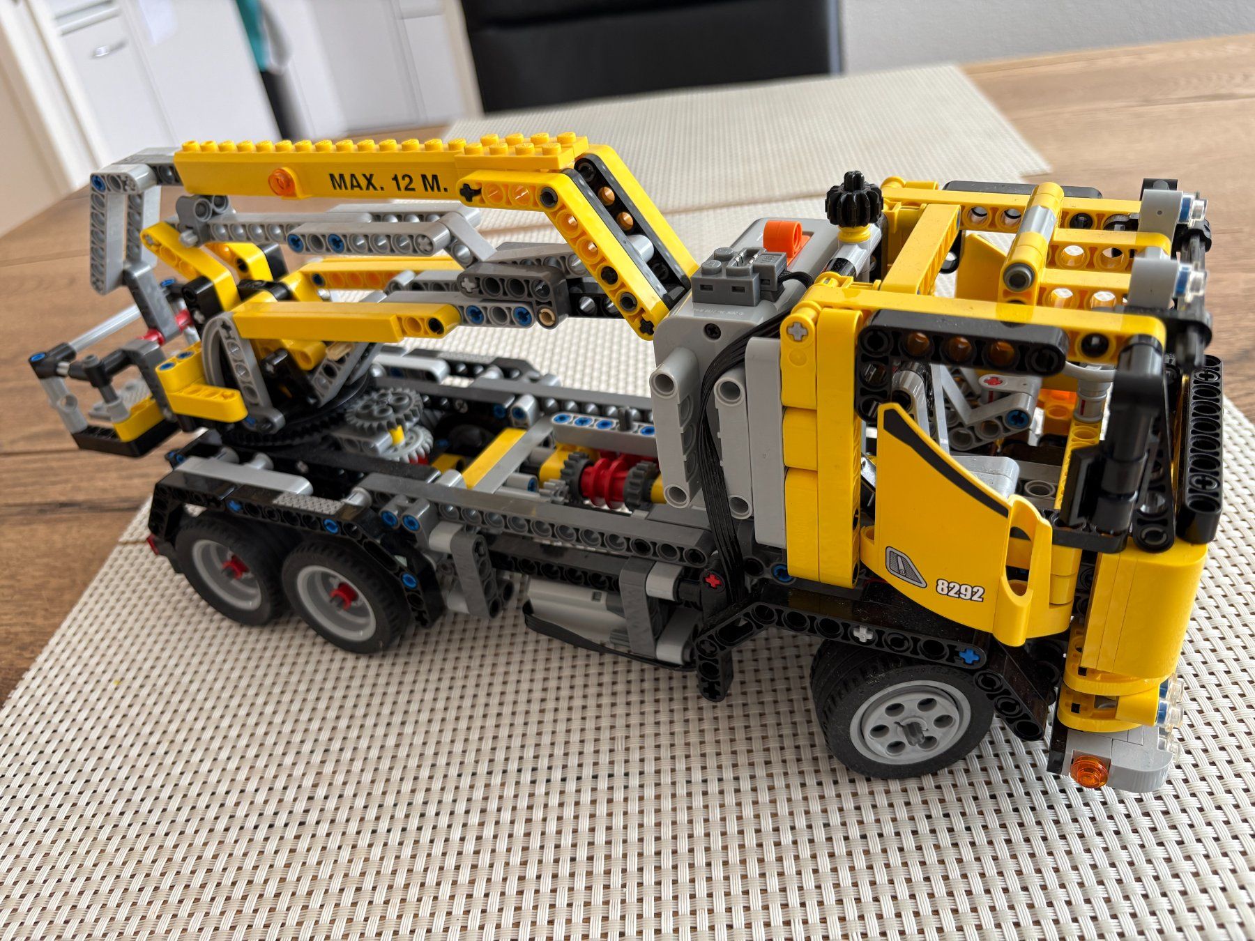 Lego Spielzeuge: Lego Technik 8292 Truck mit Hebebühne – Gebraucht aus Buochs von Techtelmechtel 1