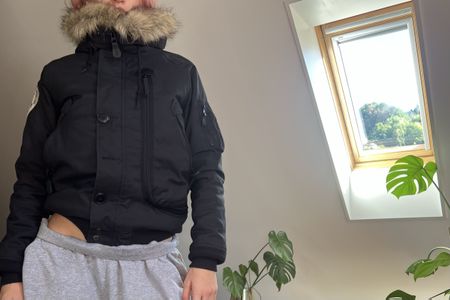 Alpha Industries Winterjacke schwarz mit Kapuze neuwertig
