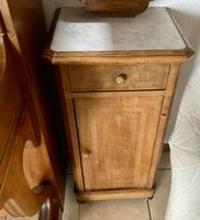 Meuble de chevet ancien avec plateau en marbre, bois