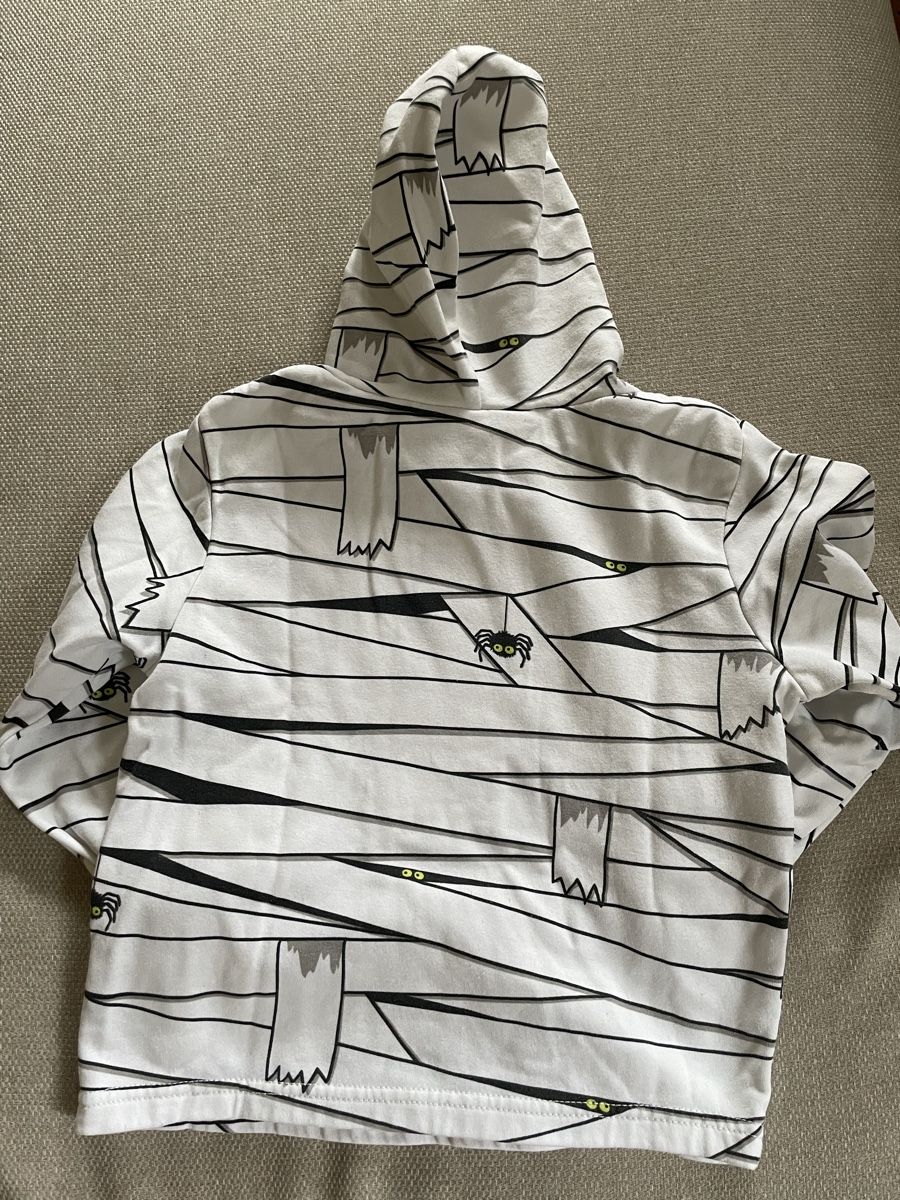 H&M Pullover & Sweatshirts: Pullover Mumie Grösse 110/116 – Gebraucht aus Goldswil von Fisel 1