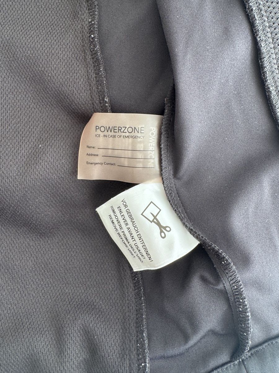Giacche: Powerzone Hooded Jacket - Black – Nuovo (secondo la descrizione) da Zürich venduto da Tanja_G88 3