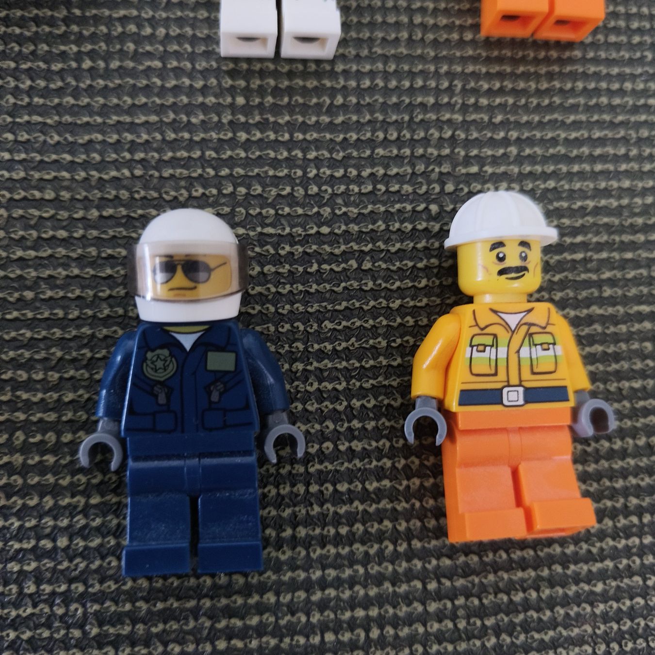 Lego Spielzeuge: Set 10 Lego Figuren – Gebraucht aus Meilen von FAVALLID 3