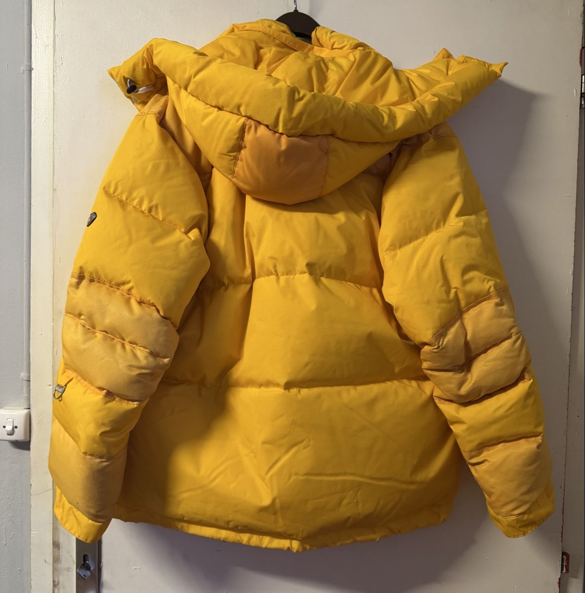 Vestes: Winterjacke Post Card Gelb Grösse 50  – D'occasion à Schlieren par Freundlich02 6