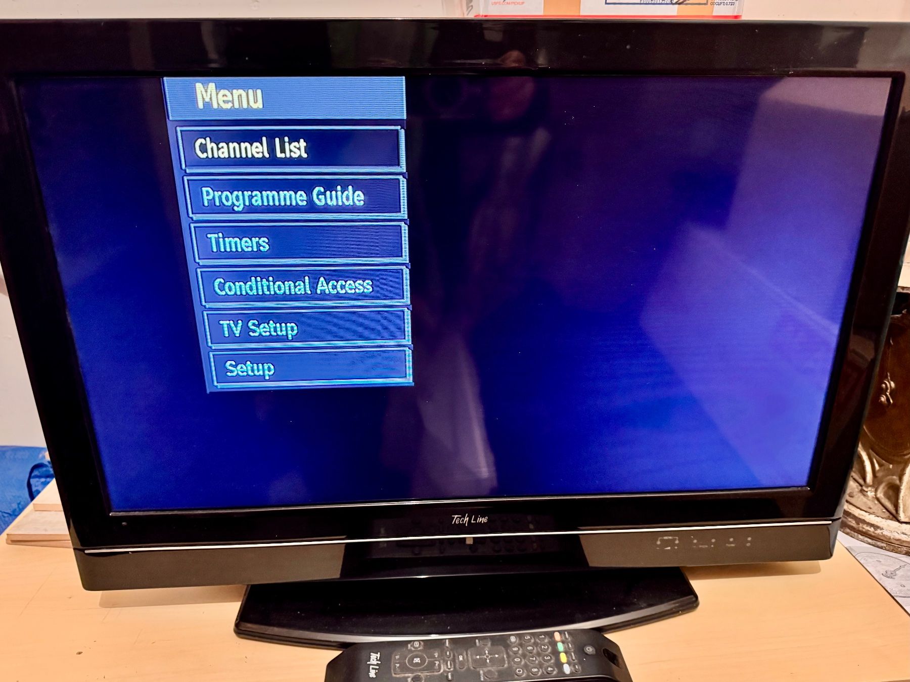 Fernseher: TechLine TL26LC741 – Gebraucht aus Hermetschwil-Staffeln von Mobile2013 2