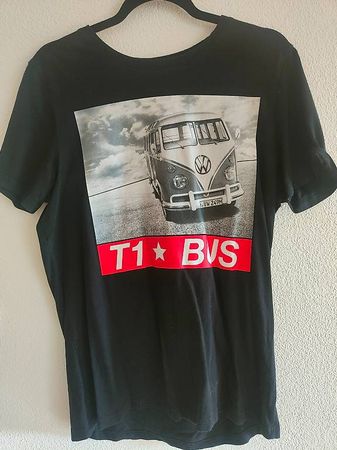 T-shirt , taglia M/L, ottime condizioni