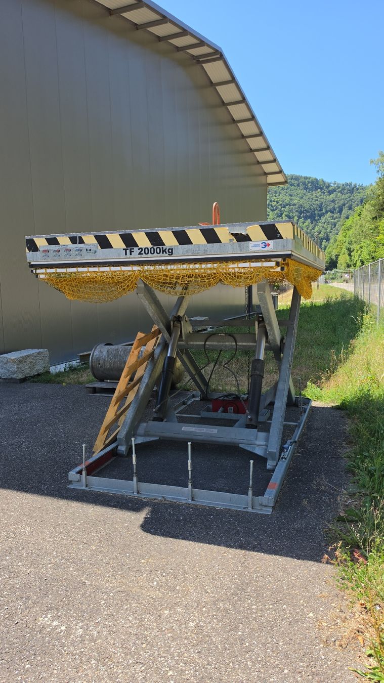 Ponts élévateurs & Crics: Scherenbühne TF 2000kg Hebebühne Plattform  – D'occasion à Erschwil BS par Bene002 1
