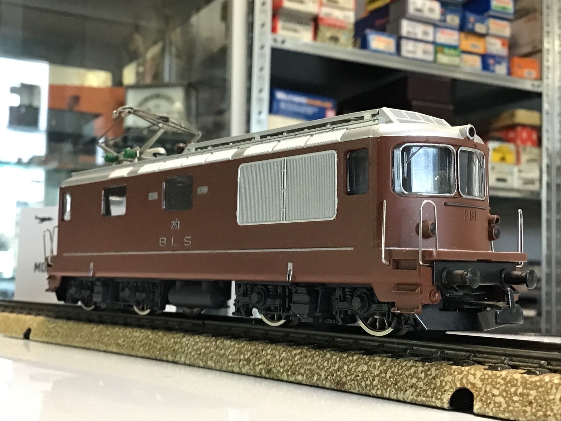 Hag Modellini di ferrovie: RE4/4 BLS GLEICHSTROM HAG – Usato da Männedorf venduto da Spezial-Modelle