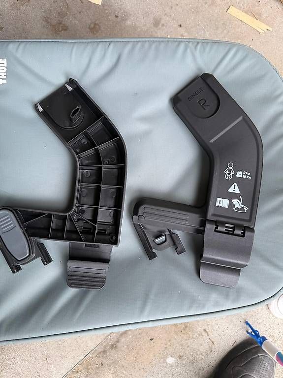 Seggiolini per auto: Autositz Babyschale Thule Maple inkl Adapter – Usato da Mörschwil venduto da sar_cpf9 2