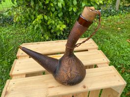 schöne alte spanische Weinkaraffe