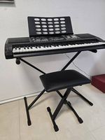 Keyboard inkl. Ständer und Stuhl