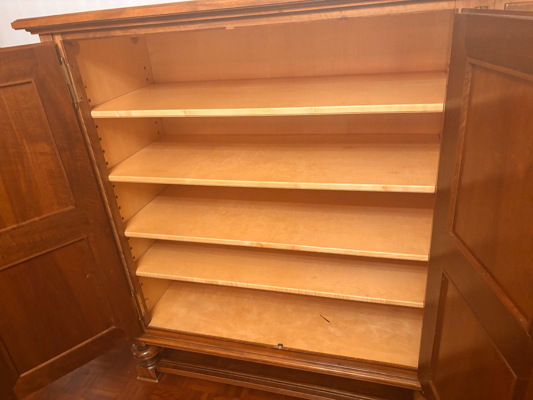 Credenze: Klassisches Sideboard aus Kirschholz – Usato da Goldau venduto da Anmala 1