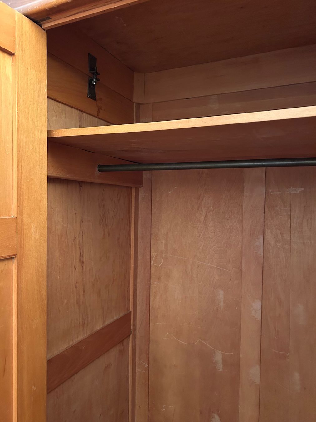 Armadi: Schöner Holzschrank – Usato da Unterägeri venduto da Hallihallox 4