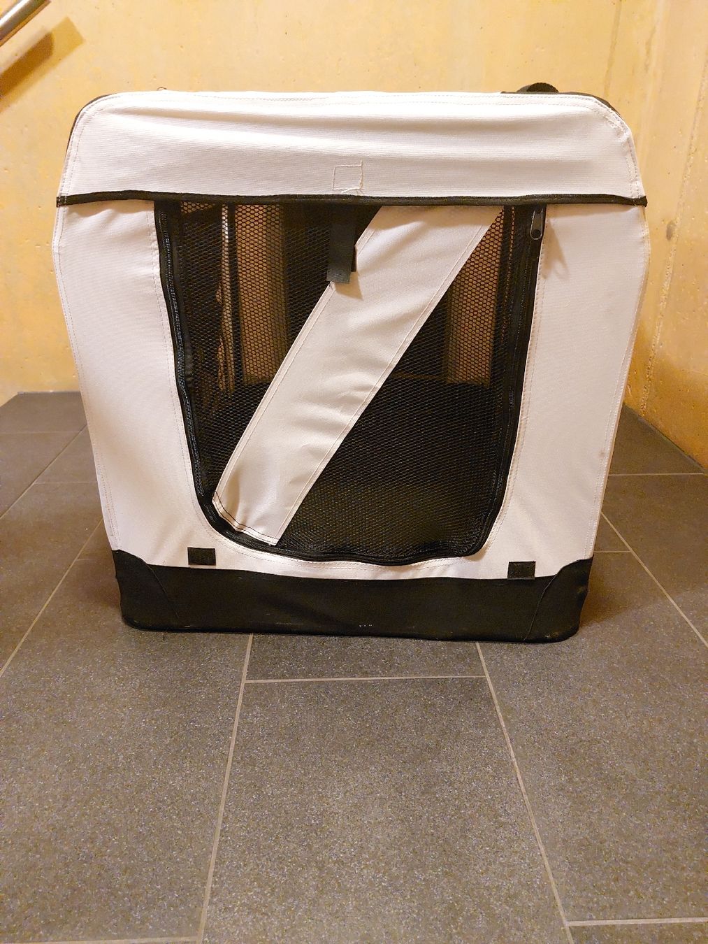 Cucce & Letti: Grosse Hundebox / Transportbox  90x64x65 cm – Usato da Jona venduto da Alles_fuer_Dich 9