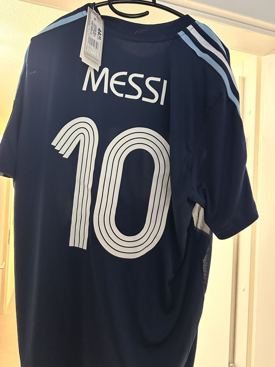 Adidas Canottiere & Pantaloni: Maillot fan Messi xl neuf – Nuovo e nell'imballaggio originale da Grancy venduto da arn_lmj6 1