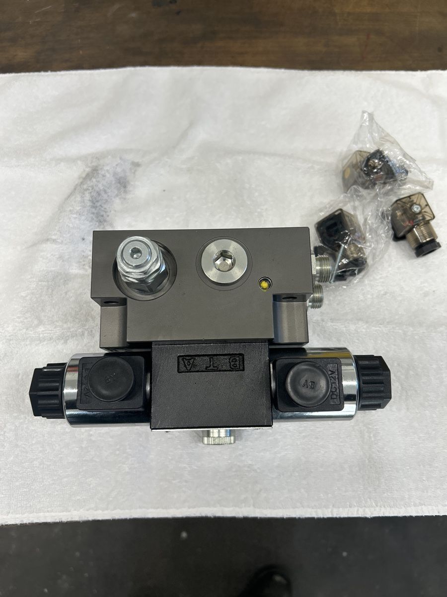 Bosch Alle Ersatzteile: Steuergerät elektrisch 12V Bosch SB7 Traktor – Neu und originalverpackt aus Brülisau von Hautle90 1