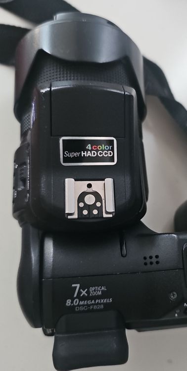 Caméra Sony Cyber-shot DSC-F828 8MP (Gebraucht) in für CHF 50 – nur ...