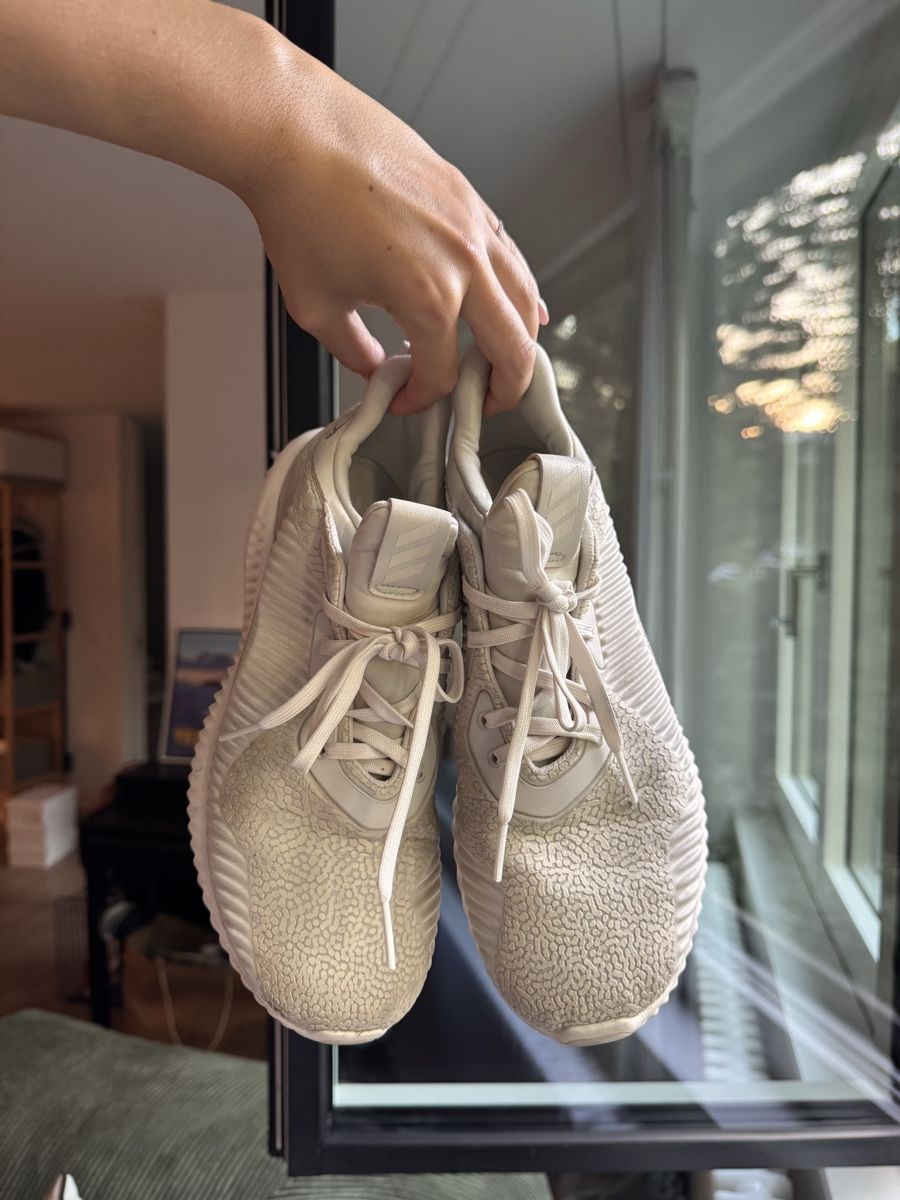 Adidas Damenschuhe:     Adidas Alphabounce+ White/Cream  – Gebraucht aus Zürich von ari_cr2f 1