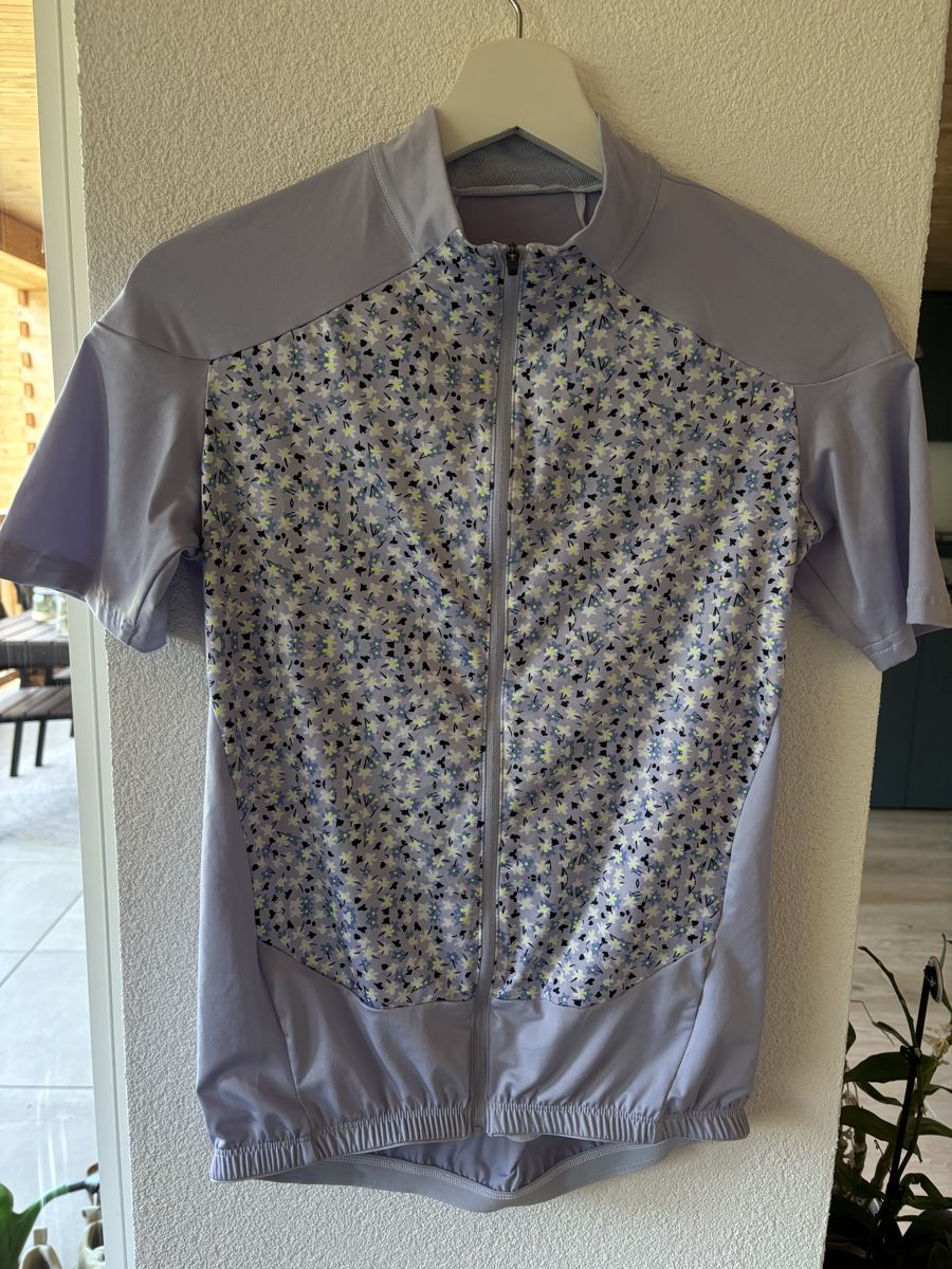 Canottiere & Pantaloni: Damen Radtrikot Gr. M – Nuovo (secondo la descrizione) da Maladers venduto da N.S.D.M