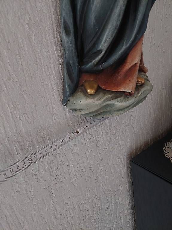 Statuette: hangeschnitze Holzfigur, – Usato da Troistorrents venduto da cla_5smf 2