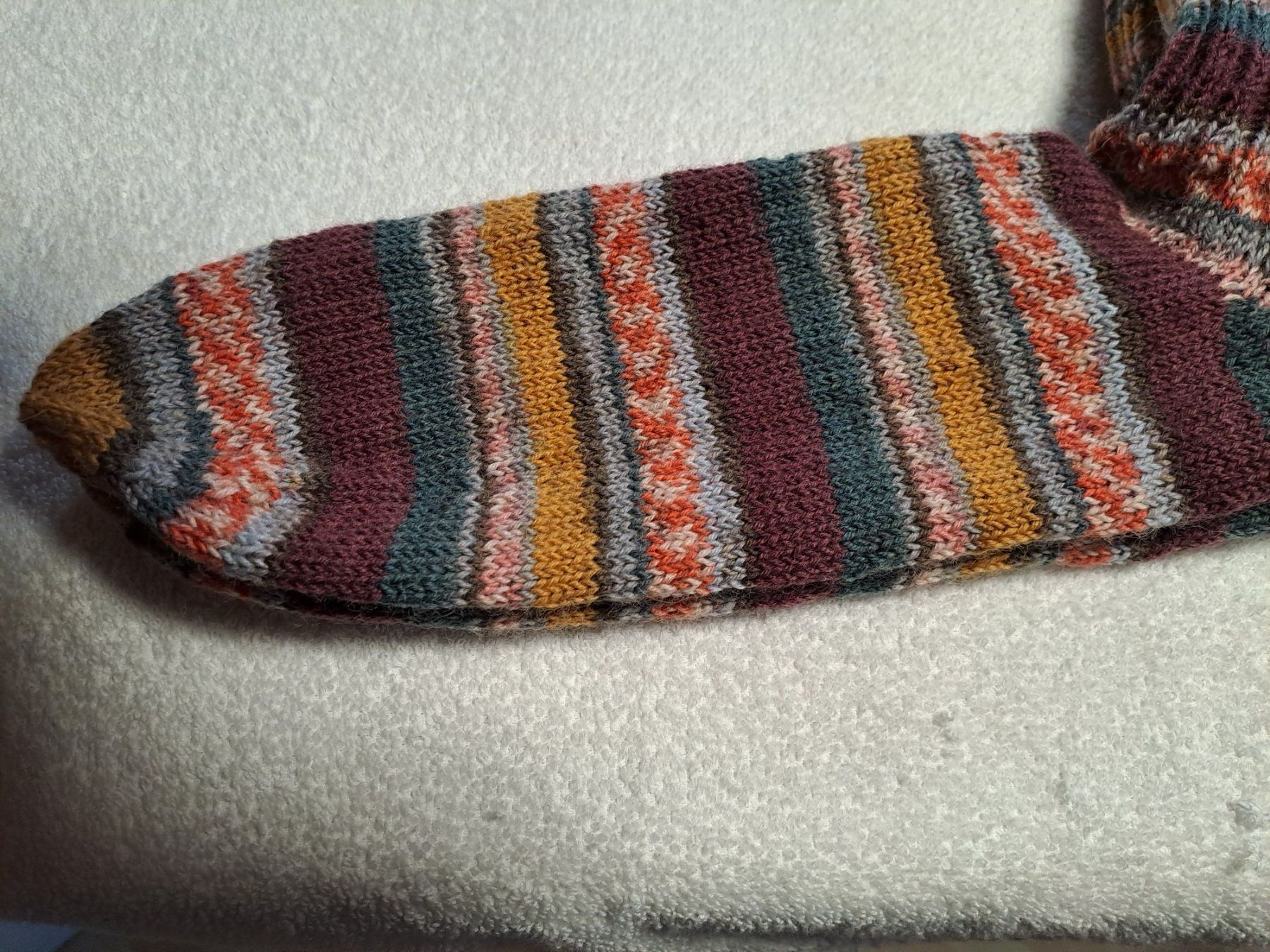 Calze: handgestrickte Socken in Grösse 44 /45 – Nuovo (secondo la descrizione) da Tuttwil venduto da wolleundstoff 1