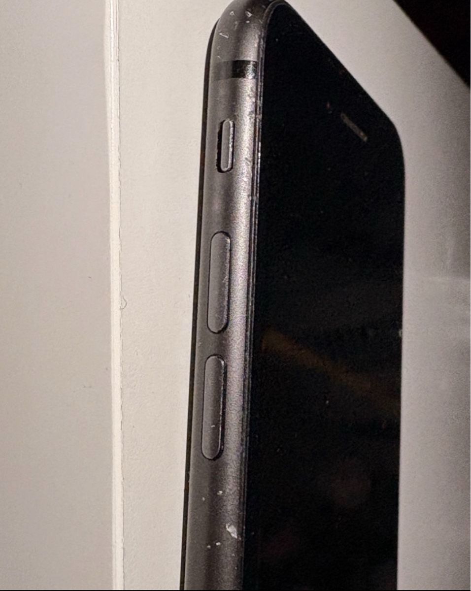 Apple Telefoni cellulari / Smartphones: iPhone 8 – Usato da Moudon venduto da TigerrrEye 2