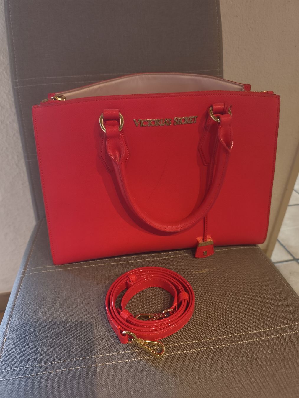 Victoria's Secret Borse: Victoria's Secret Handtasche rot – Usato da Subingen venduto da MZubi 4