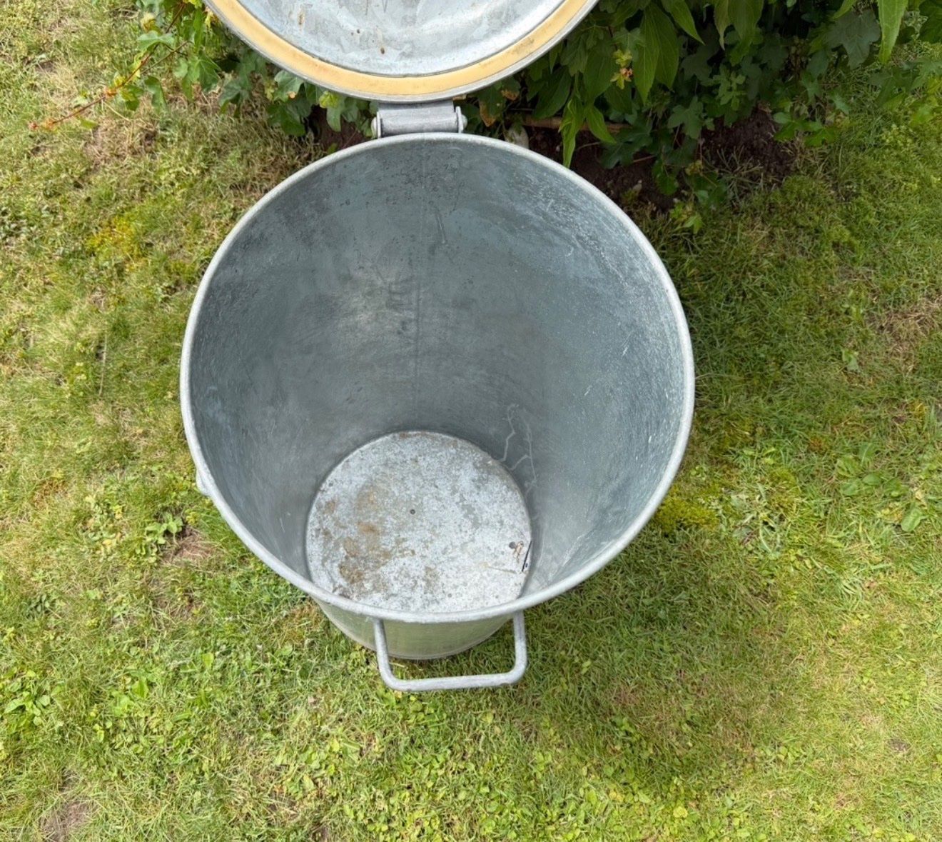 Abfalleimer: Abfalleimer Tonne 70 L feuerfest – Gebraucht aus Gerlafingen von sternrose 2