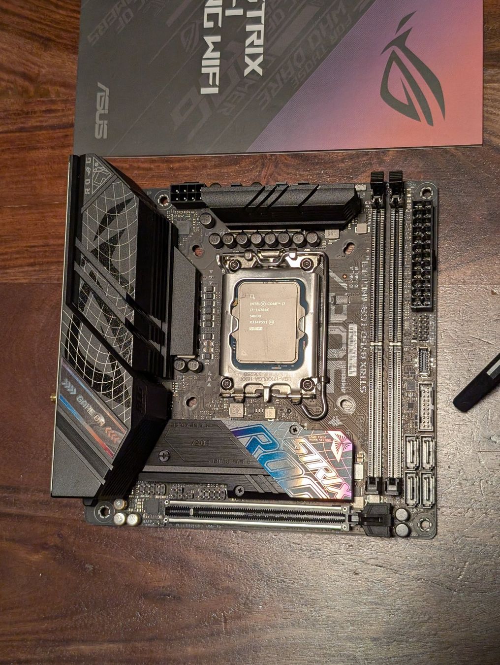 Asus Schede madri: Asus ROG Strix B760-I Gaming WIFI + Intel Core i7-14700K – Usato da Zürich venduto da Toruko 1