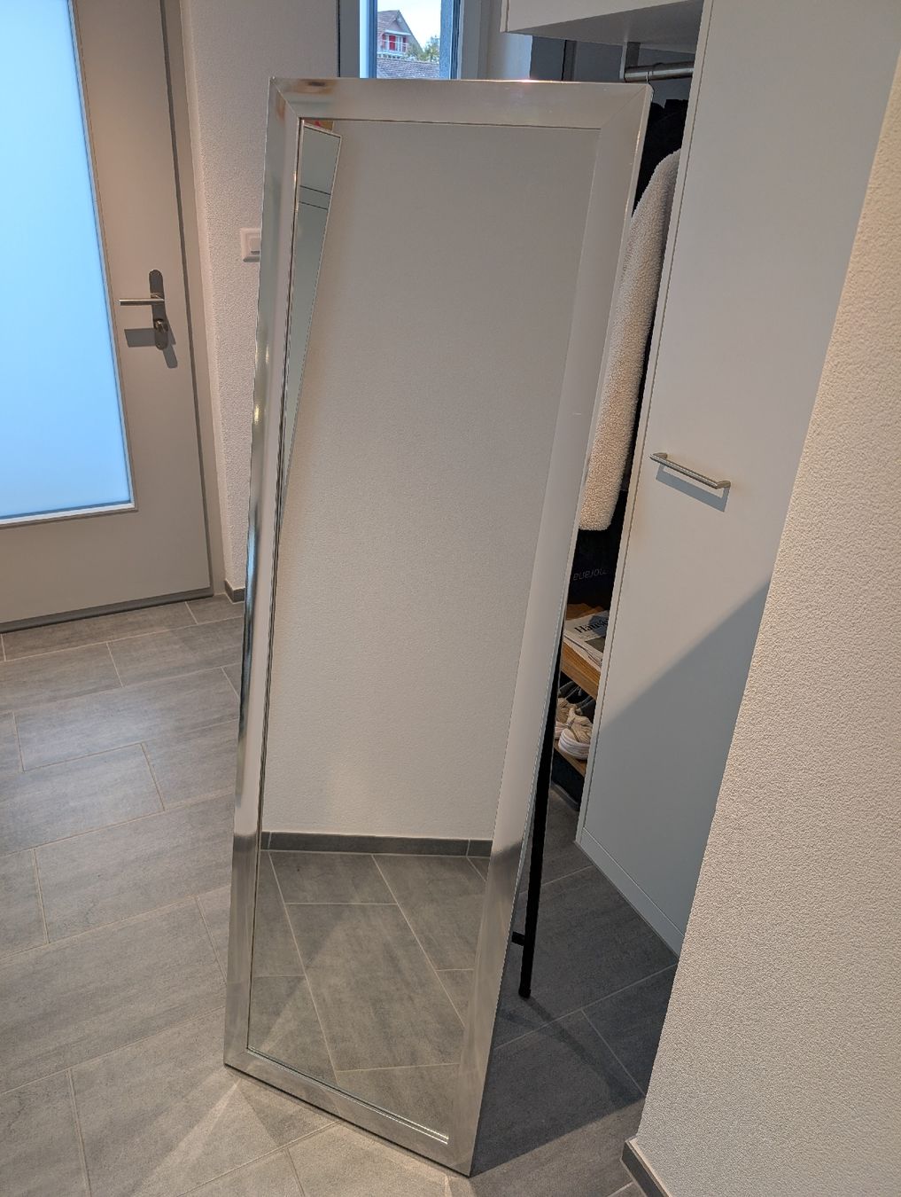 Specchi: Standspiegel mit silbrigem Rahmen – Usato da Wiezikon b.Sirnach venduto da Romsche 8