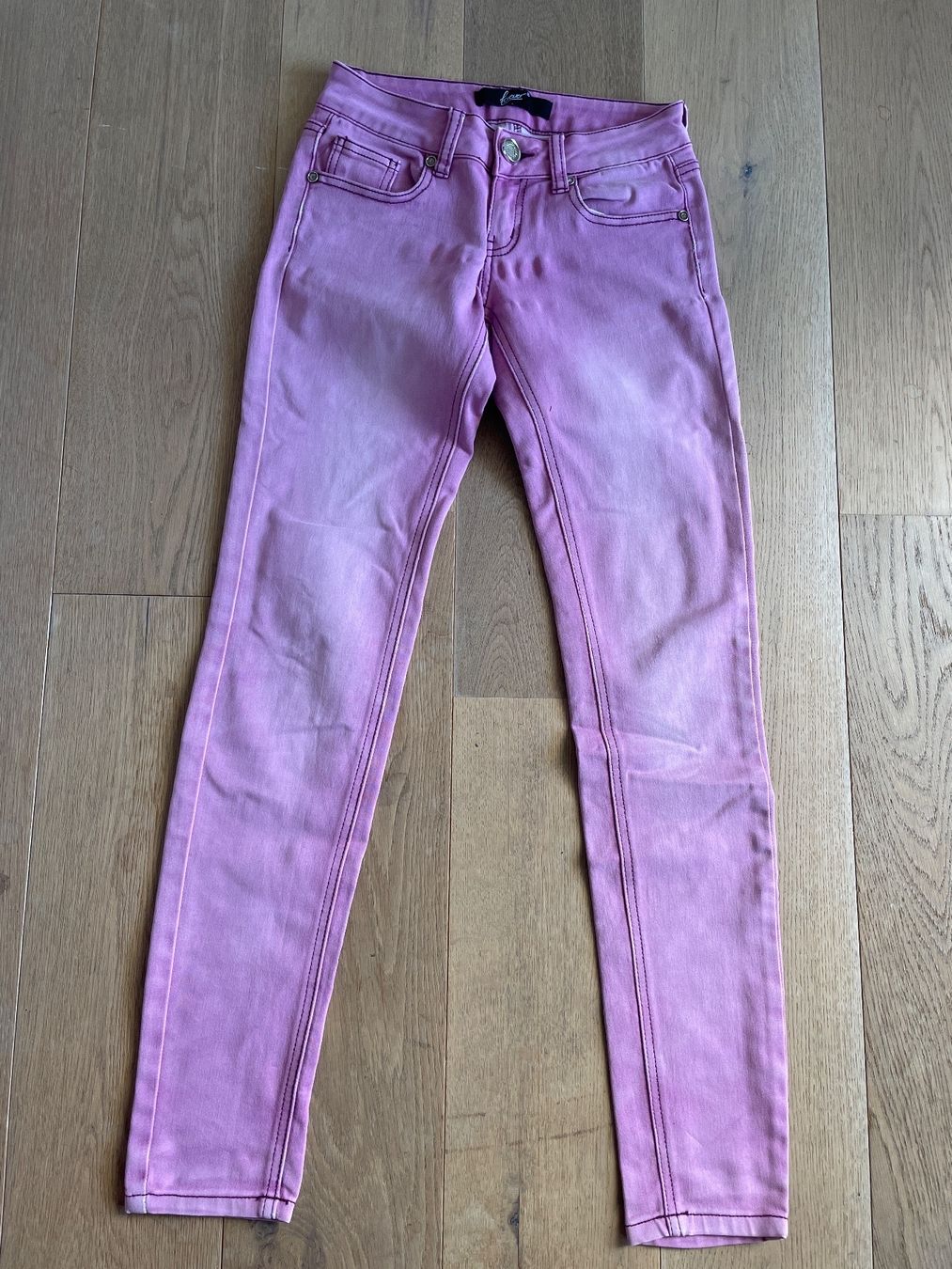 Pantaloni: Mädchen- Jeans Gr. XS / 158 in pink – Usato da Zollikofen venduto da groegeli