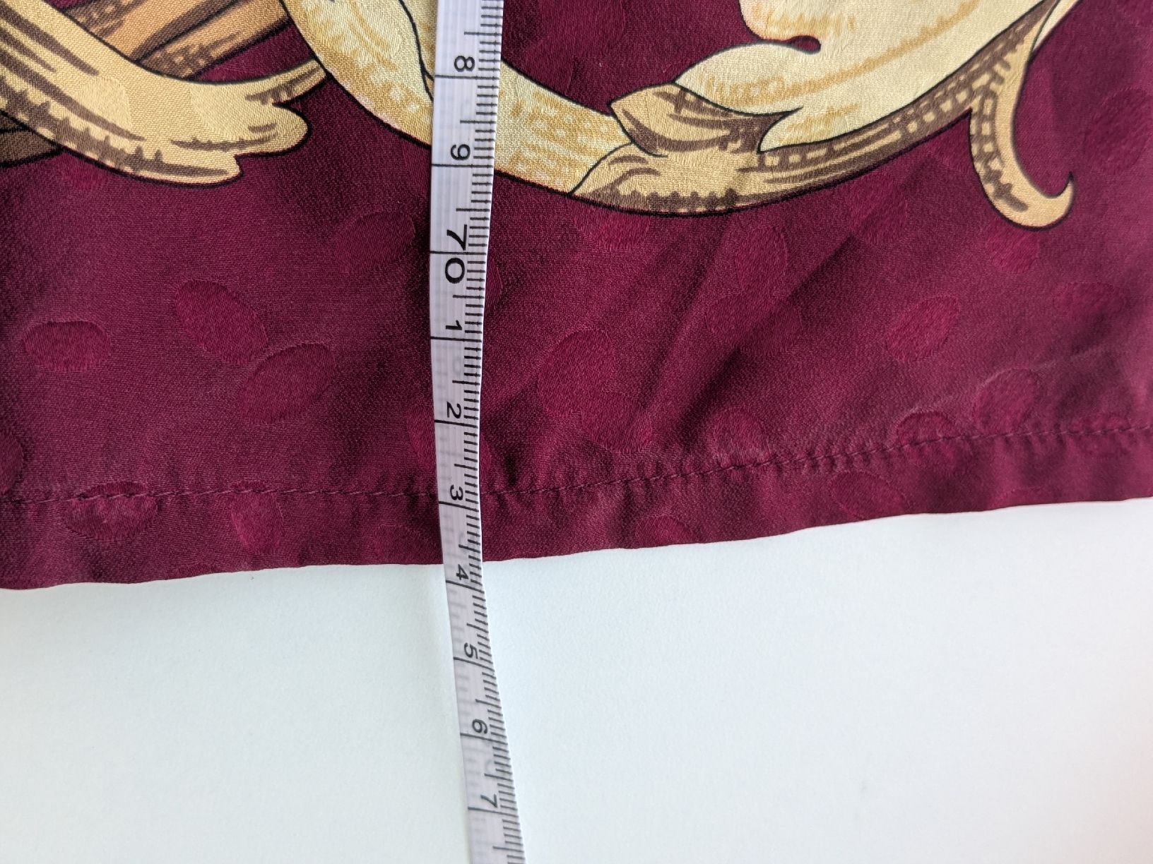 Blusen: Bluse Damen Grösse 44 Seide Bordeaux Muster – Gebraucht aus Rorschach von olg_5qq2 7