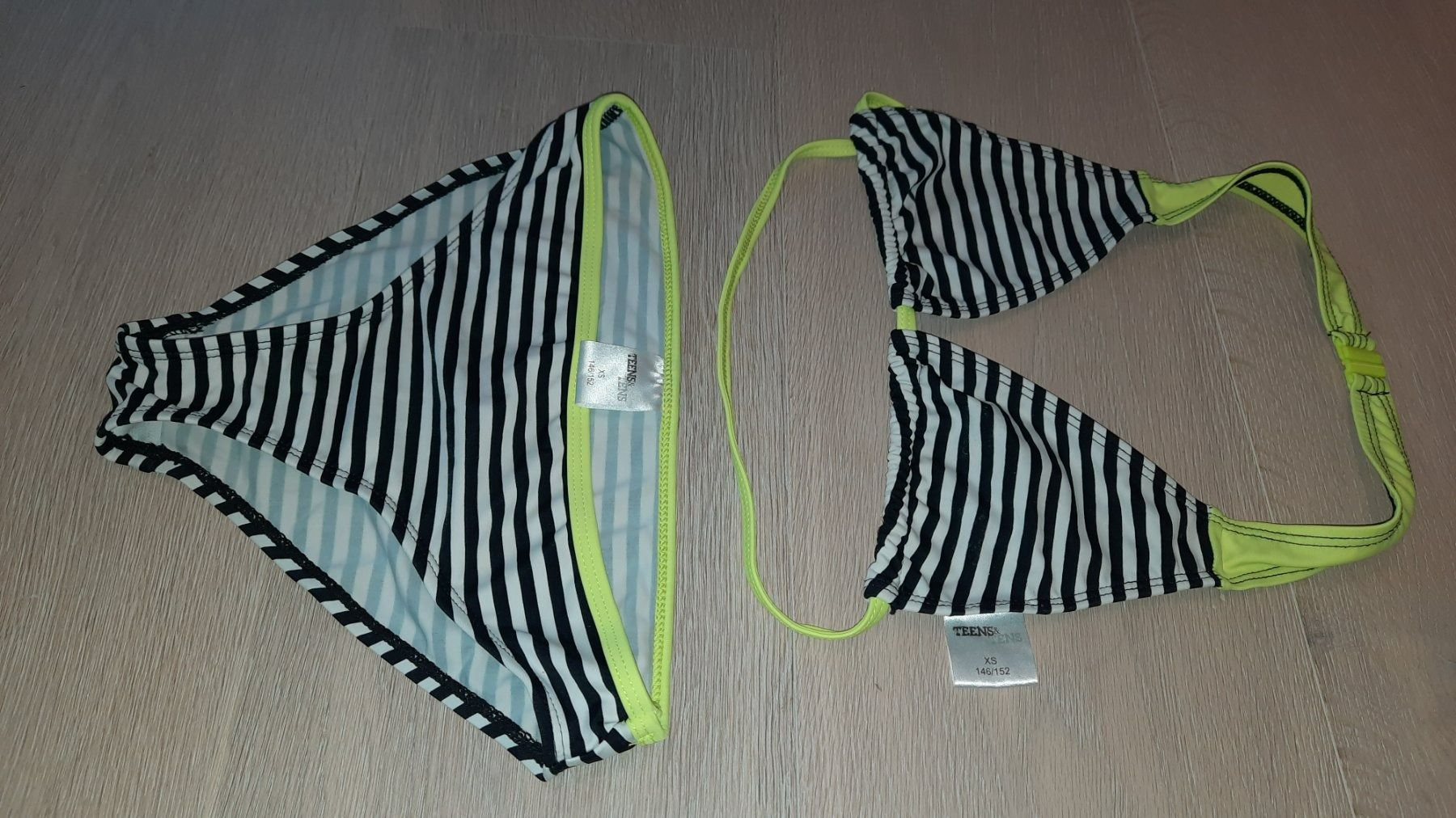 Costumi da bagno & Bikini: Badeanzug / Bikini / Zweiteiler - Gr. 152 – Usato da Neftenbach venduto da DanielaS01020304